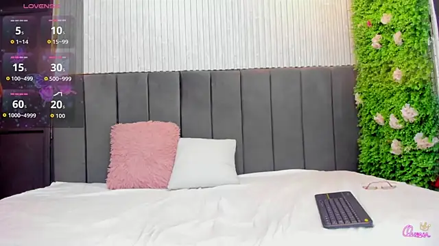 Sex samantha online show from 03-24-26, 04:23