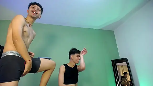 Snapshot of Michael_twink_ chatting on 09-18-25, 10:02 Michael twink online show from 09-18-25, 10:02