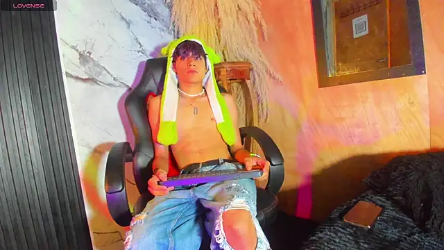 spicy adonhis online show from 09-25-25, 12:33