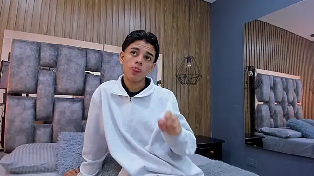 Snapshot of owen__johnson chatting on 12-03-25, 11:42 owen johnson online show from 12-03-25, 11:42