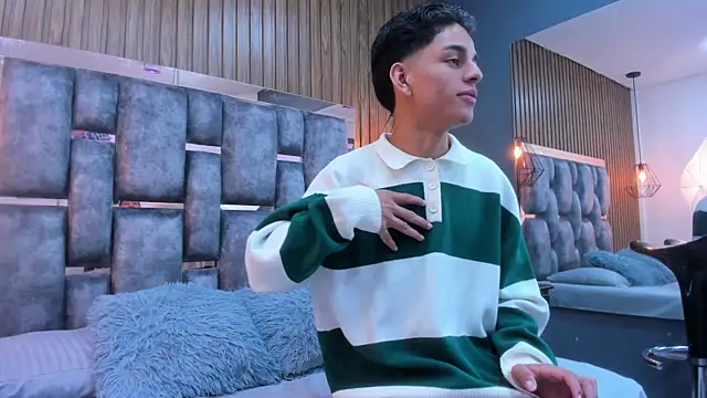 Snapshot of owen__johnson chatting on 01-10-26, 11:38 owen johnson online show from 01-10-26, 11:38