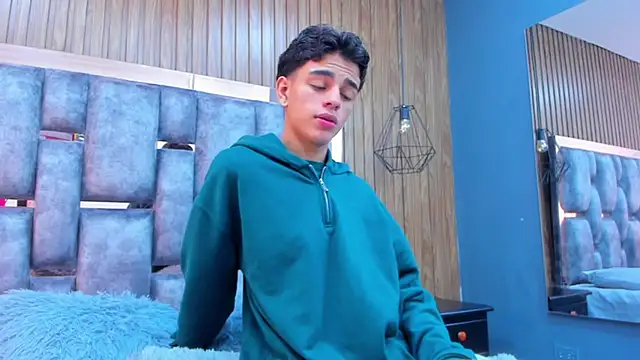 Snapshot of owen__johnson chatting on 11-29-25, 12:05 owen johnson online show from 11-29-25, 12:05