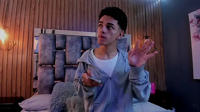 Snapshot of owen__johnson chatting on 11-14-25, 12:20 owen johnson online show from 11-14-25, 12:20