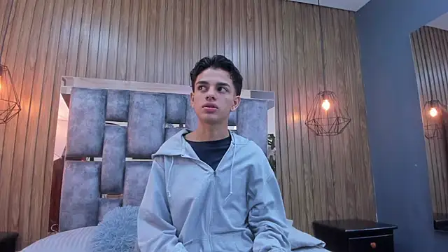 Snapshot of owen__johnson chatting on 12-15-25, 12:00 owen johnson online show from 12-15-25, 12:00