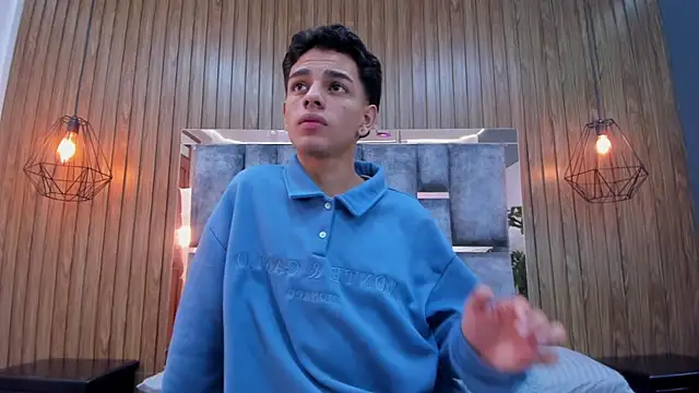 Snapshot of owen__johnson chatting on 12-04-25, 11:42 owen johnson online show from 12-04-25, 11:42