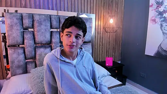 Snapshot of owen__johnson chatting on 11-08-25, 11:36 owen johnson online show from 11-08-25, 11:36