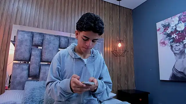 Snapshot of owen__johnson chatting on 11-19-25, 11:54 owen johnson online show from 11-19-25, 11:54