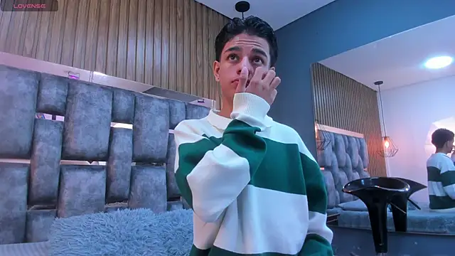 Snapshot of owen__johnson chatting on 01-14-26, 11:58 owen johnson online show from 01-14-26, 11:58