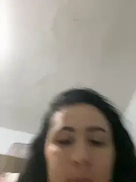 Snapshot of IvettSt_ chatting on 10-23-25, 04:33 IvettSt online show from 10-23-25, 04:33