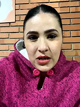 Snapshot of IvettSt_ chatting on 12-18-25, 06:29 IvettSt online show from 12-18-25, 06:29