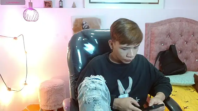 nathanclay online show from 11-09-25, 03:32