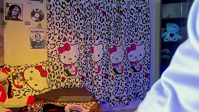 thania 777 online show from 10-30-25, 10:50