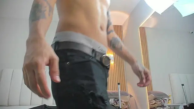 lilyth adam online show from 11-13-25, 07:40