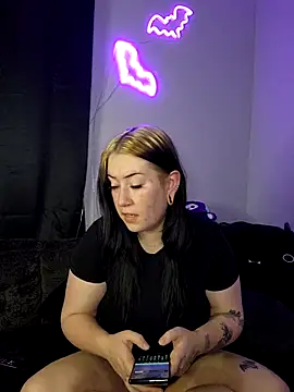 HarleyDemon666 online show from 10-19-25, 05:10
