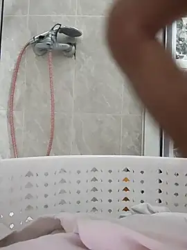 Ynsemr online show from 10-30-25, 04:22