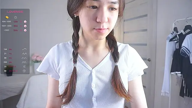 Snapshot of DarleneBendell chatting on 09-23-25, 05:36 DarleneBendell online show from 09-23-25, 05:36
