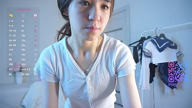 Snapshot of DarleneBendell chatting on 10-11-25, 06:14 DarleneBendell online show from 10-11-25, 06:14
