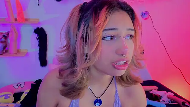 zoelight18 online show from 11-29-25, 07:47