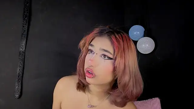 zoelight18 online show from 10-04-25, 09:44