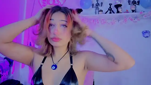 zoelight18 online show from 12-05-25, 07:34