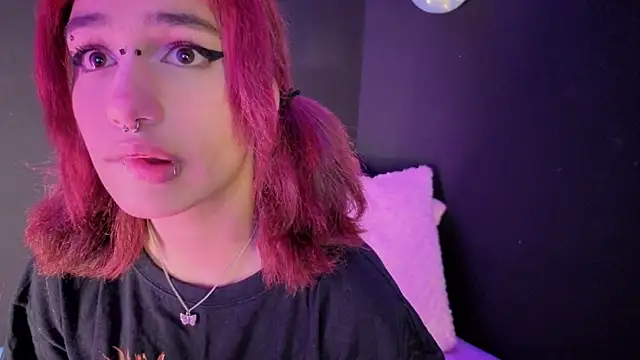 zoelight18 online show from 09-19-25, 04:16