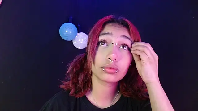 zoelight18 online show from 09-20-25, 04:17