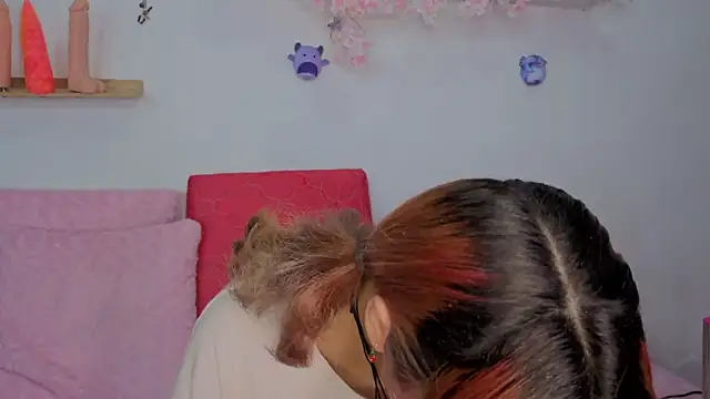 zoelight18 online show from 10-26-25, 09:20