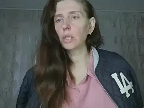 CandiCole online show from 10-16-25, 05:16