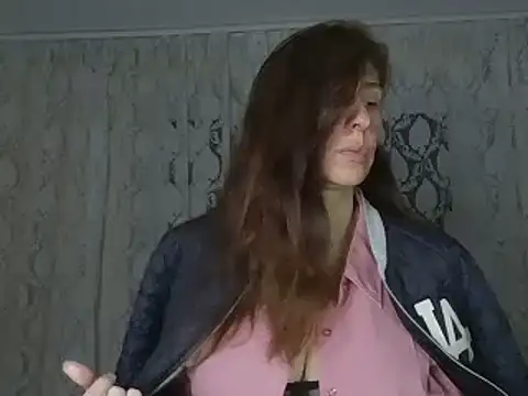 CandiCole online show from 10-17-25, 03:32