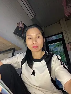 MinHiNi online show from 12-22-25, 08:25