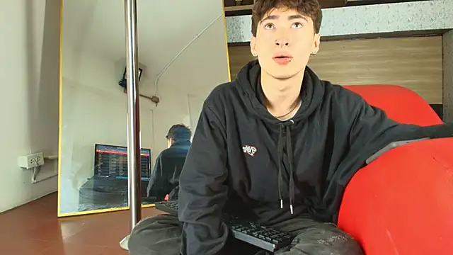  DantFox  online show from 09-30-25, 08:26