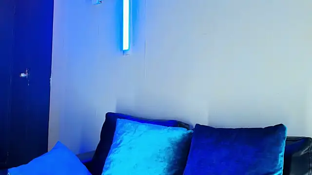  DantFox  online show from 10-17-25, 08:10