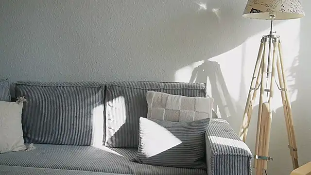 LucyxLou online show from 11-07-25, 12:10