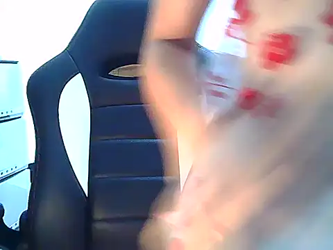 lovelynie123 online show from 09-24-25, 08:59