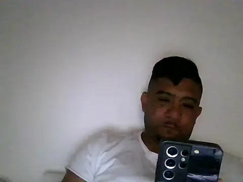 Snapshot of HRPEN chatting on 11-17-25, 12:09 HRPEN online show from 11-17-25, 12:09