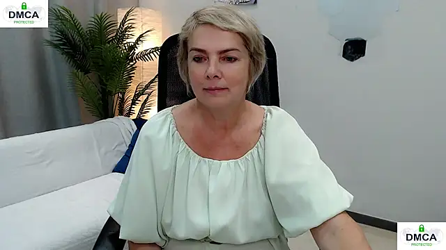 Snapshot of Pion_01 chatting on 06-23-26, 04:43 Pion 01 online show from 06-23-26, 04:43