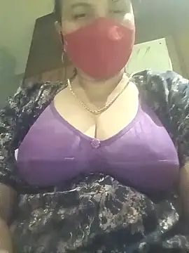 Snapshot of Tamil_Sivani chatting on 09-10-25, 03:33 Tamil Sivani online show from 09-10-25, 03:33