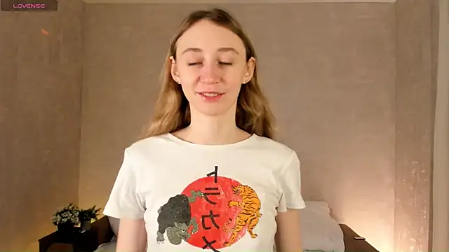 BeatrixHiett online show from 10-21-25, 03:06