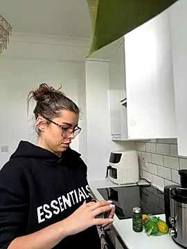 AlitaNova online show from 10-25-25, 10:58