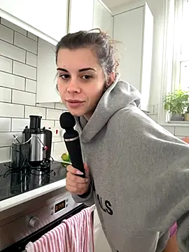 AlitaNova online show from 10-17-25, 08:39