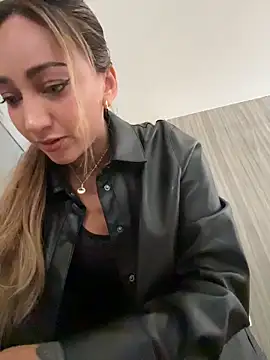 Ninabigtitied online show from 03-08-26, 04:43