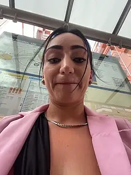 Ninabigtitied online show from 12-05-25, 12:04