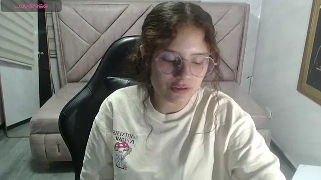 Velvet Moon V online show from 02-26-26, 07:47