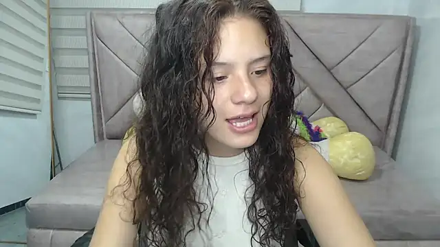 Velvet Moon V online show from 09-22-25, 01:06