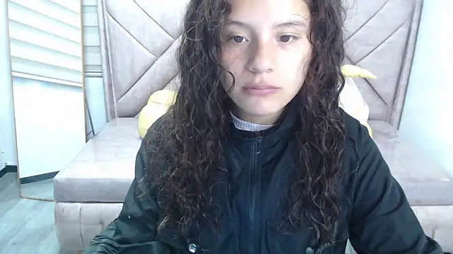 Velvet Moon V online show from 09-18-25, 01:03