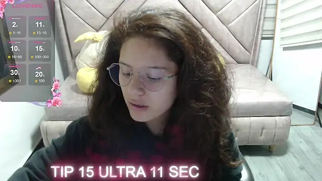 Velvet Moon V online show from 12-19-25, 01:13