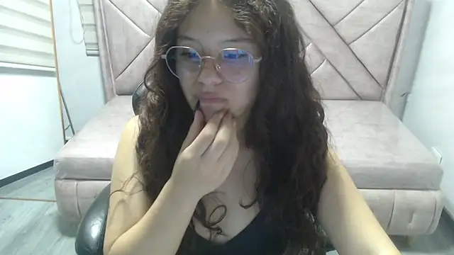 Velvet Moon V online show from 03-03-26, 07:43