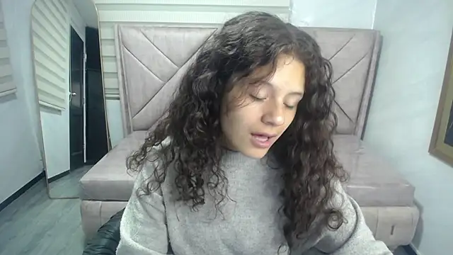 Velvet Moon V online show from 09-29-25, 01:17