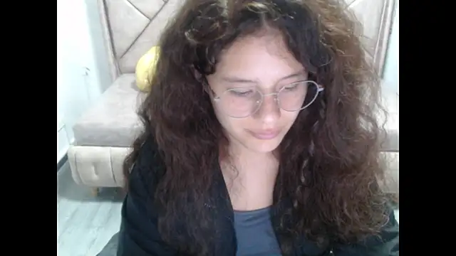 Velvet Moon V online show from 10-28-25, 01:32