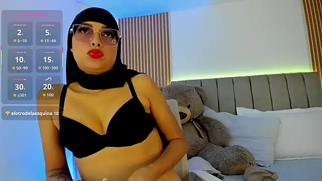 naishaa  online show from 10-16-25, 07:00